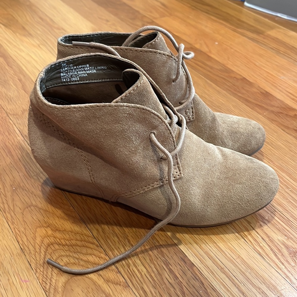 🎈5 for $15🎈Nine West wedge ankle boot size 5 - Picture 2 of 5